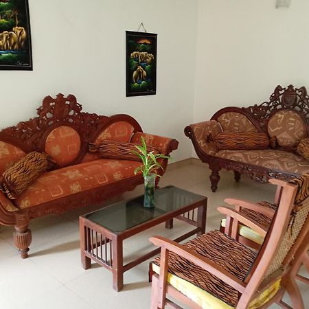 Larn'S Villa Hotel & Apartment Wadduwa Extérieur photo