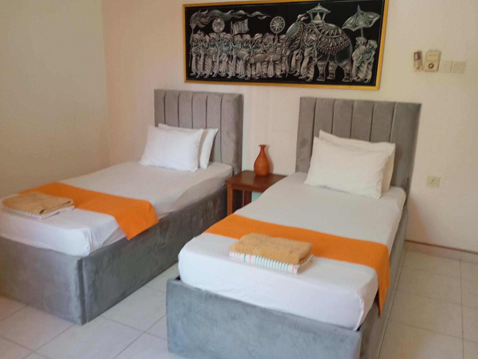 Larn'S Villa Hotel & Apartment Wadduwa Extérieur photo