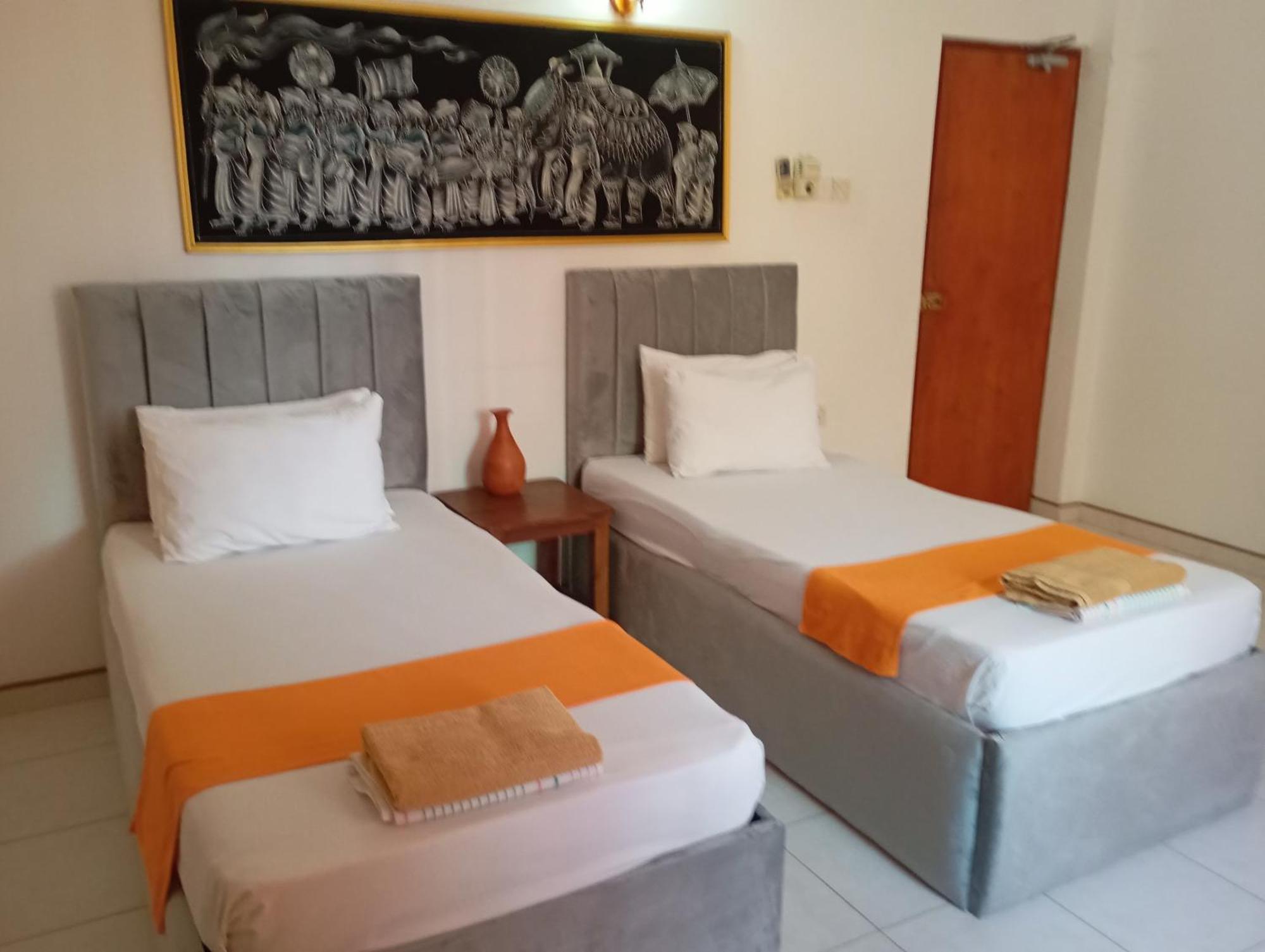 Larn'S Villa Hotel & Apartment Wadduwa Extérieur photo