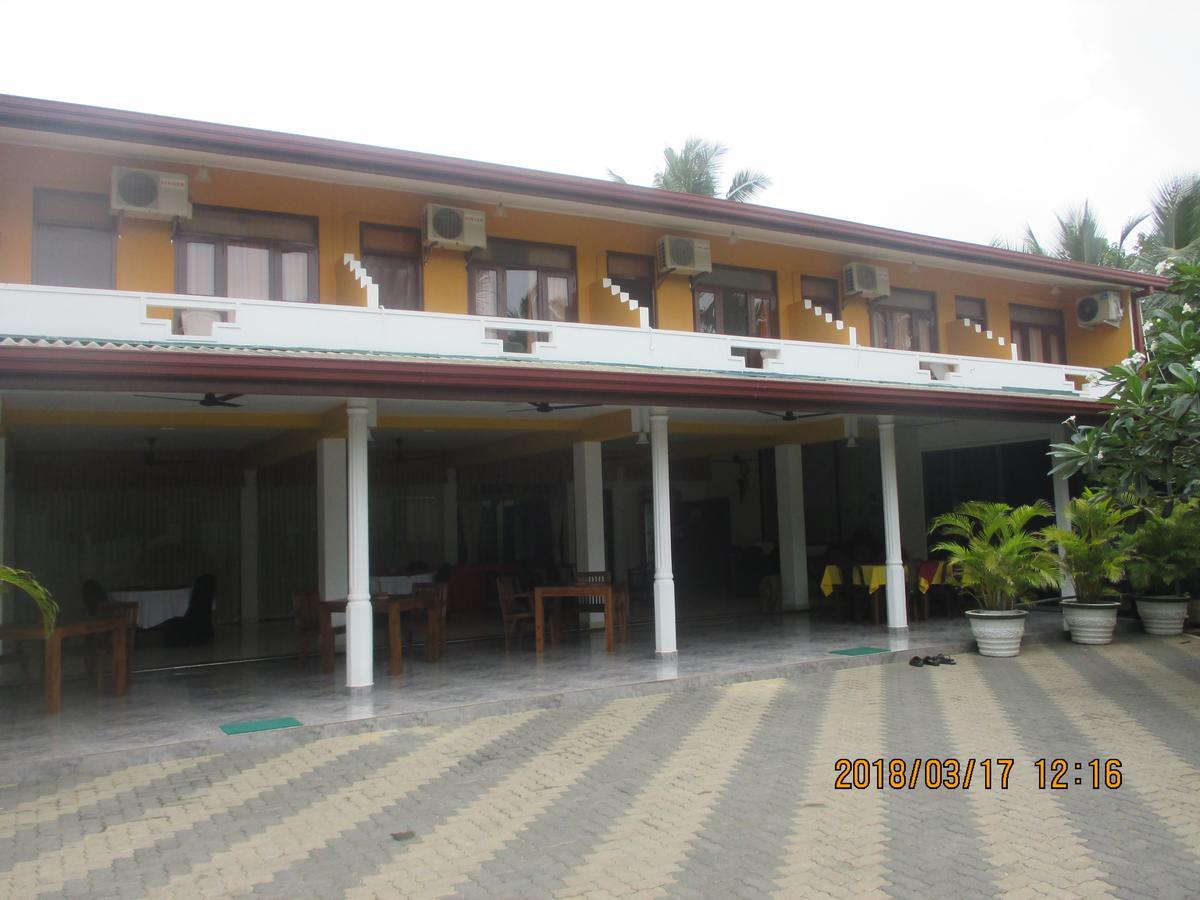 Larn'S Villa Hotel & Apartment Wadduwa Extérieur photo