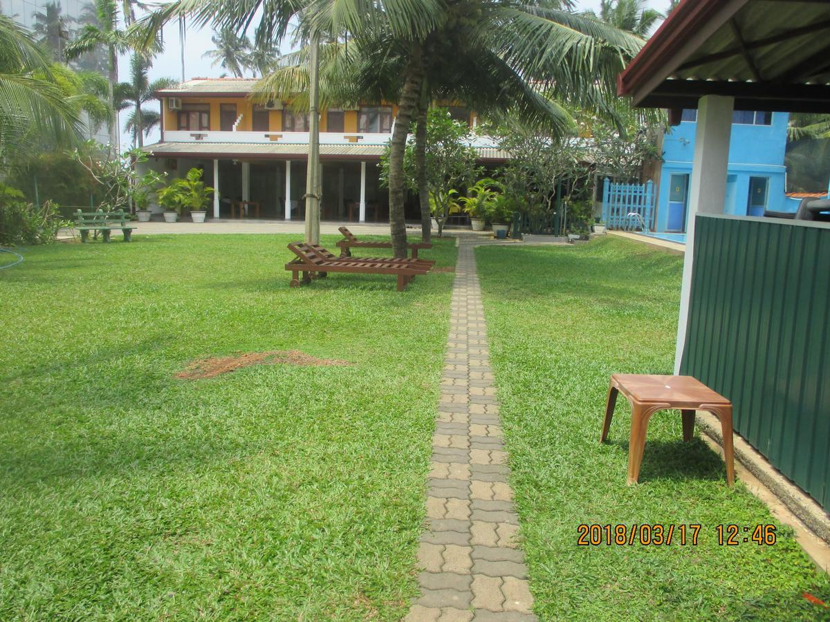Larn'S Villa Hotel & Apartment Wadduwa Extérieur photo