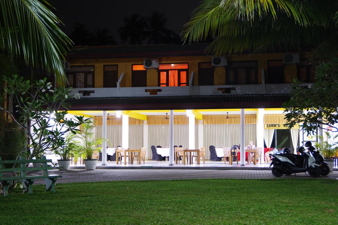 Larn'S Villa Hotel & Apartment Wadduwa Extérieur photo