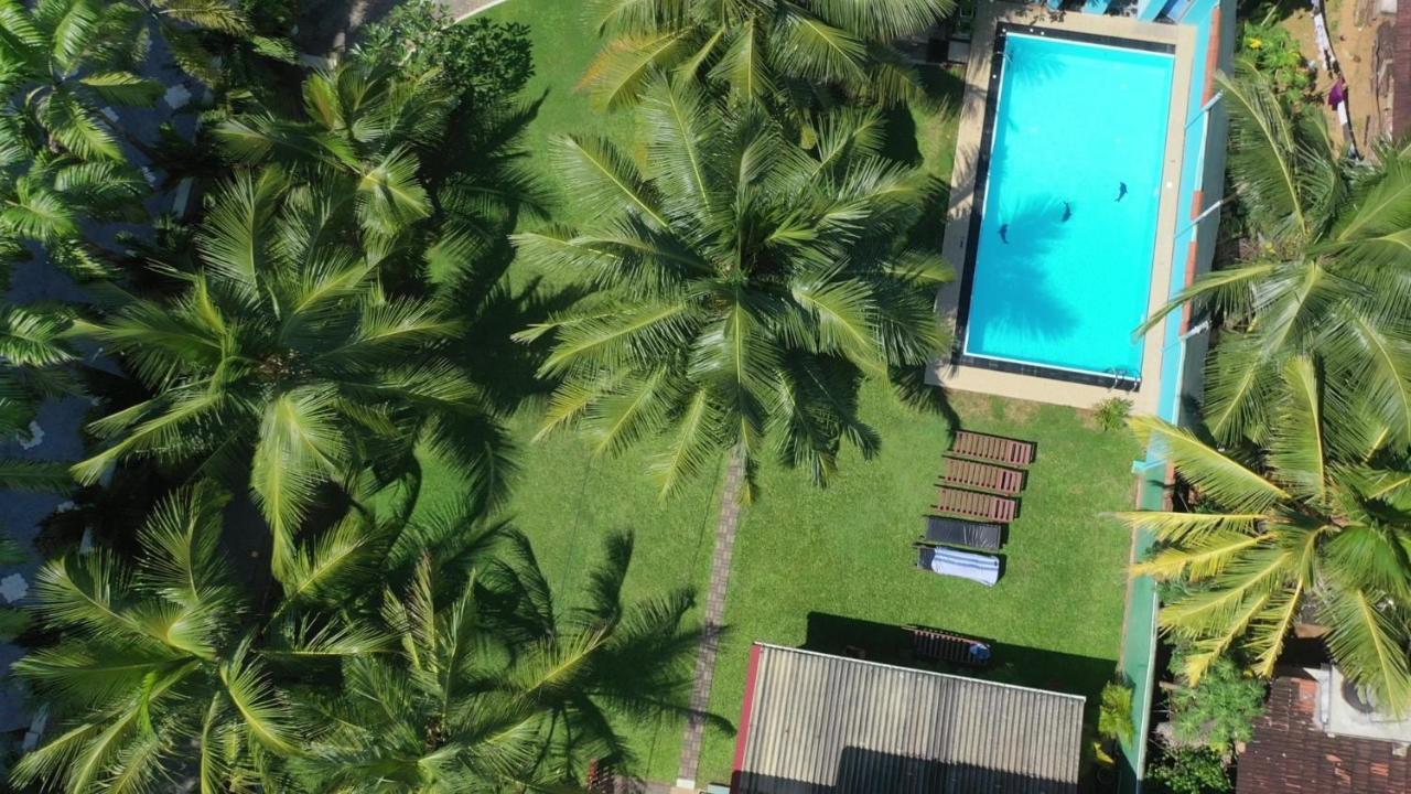 Larn'S Villa Hotel & Apartment Wadduwa Extérieur photo