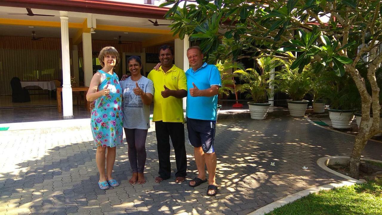 Larn'S Villa Hotel & Apartment Wadduwa Extérieur photo